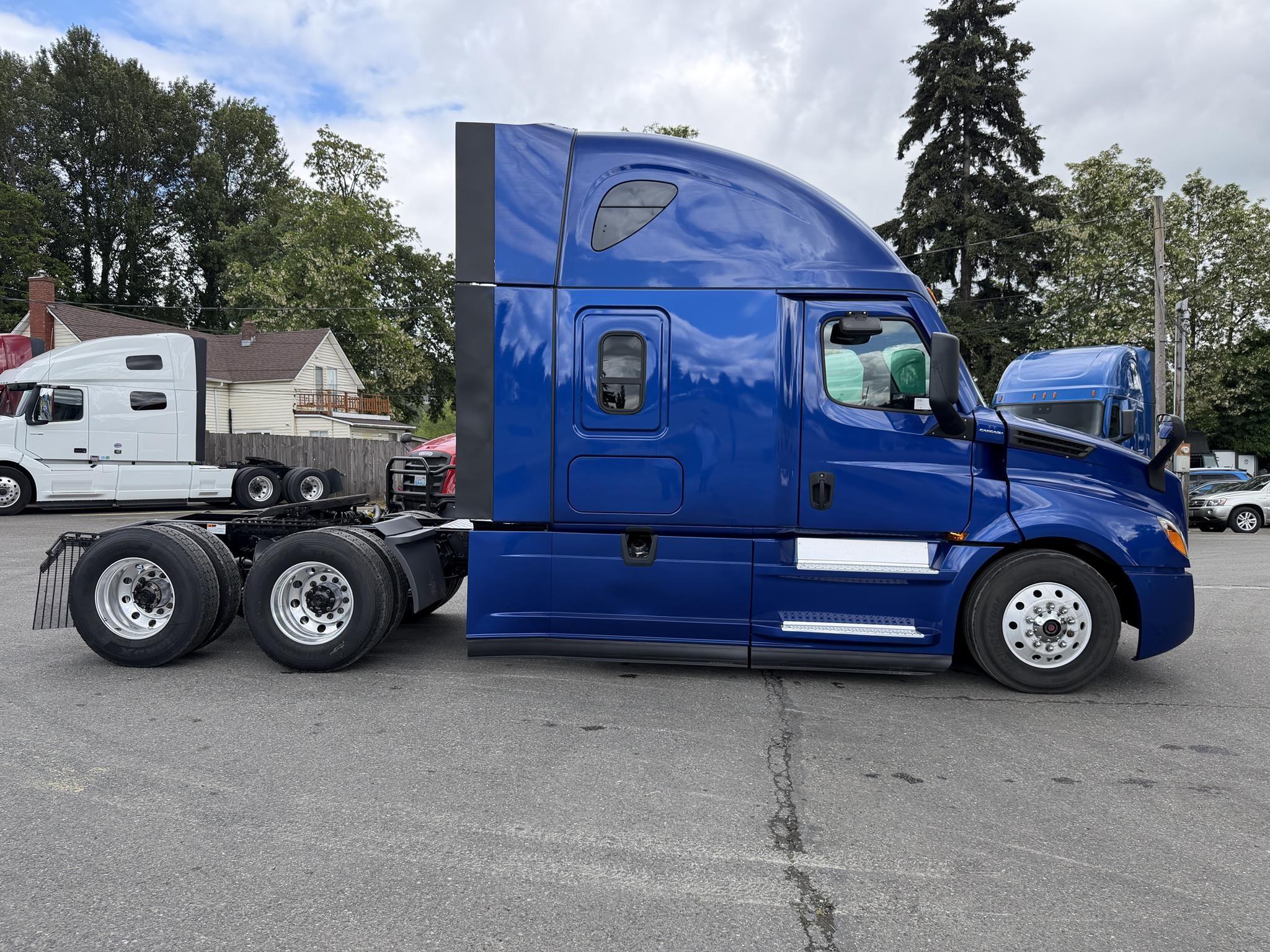 2022 Freightliner Cascadia in Ridgefield, WA — photo 4