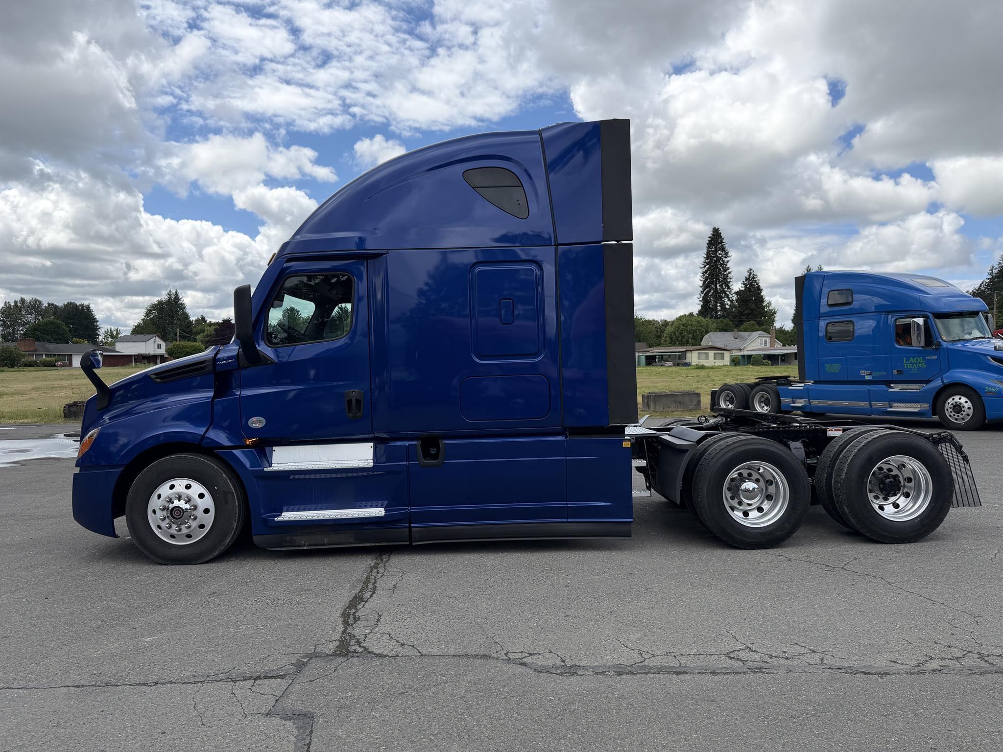 2022 Freightliner Cascadia in Ridgefield, WA — photo 5