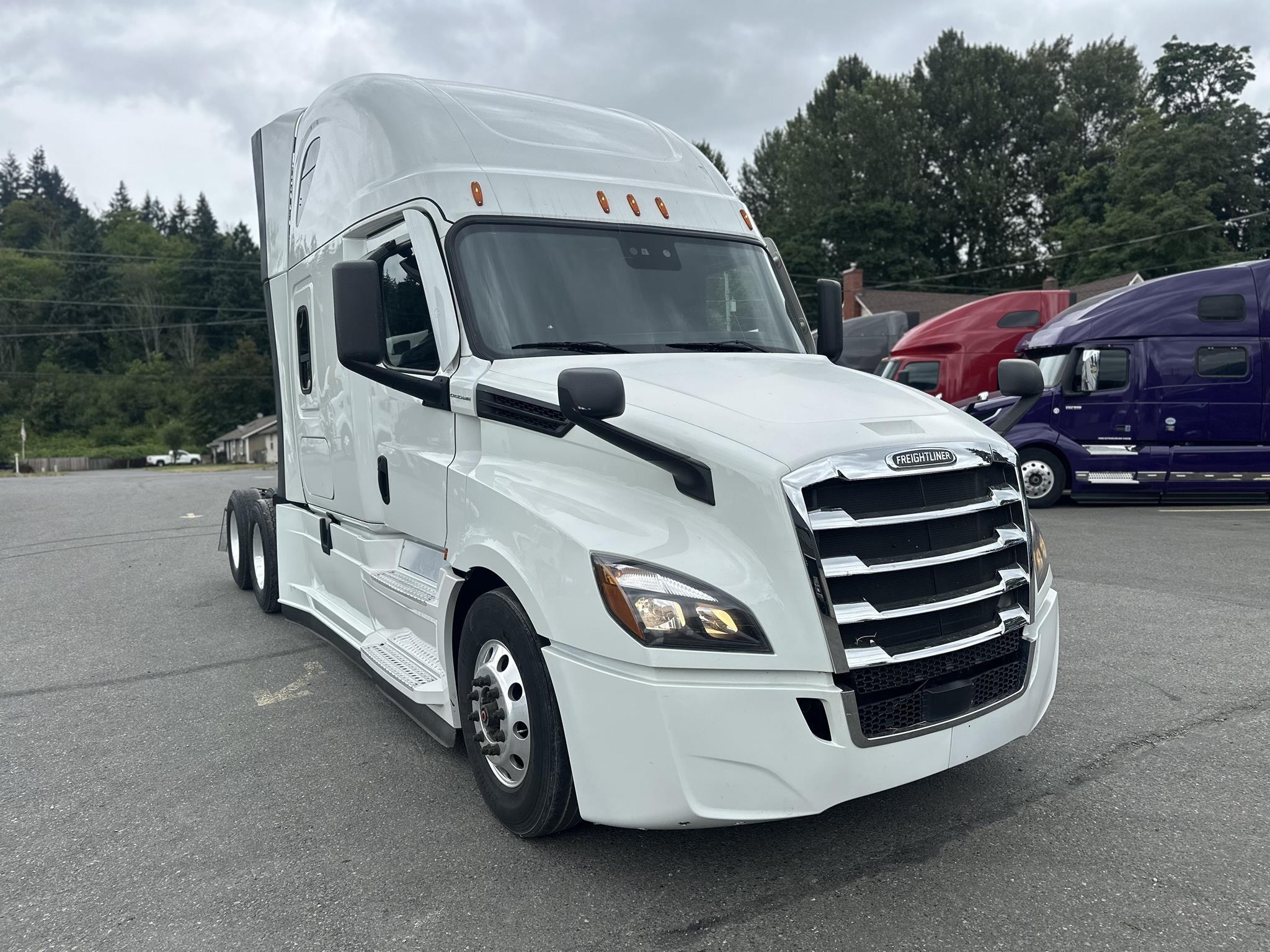 2020 Freightliner Cascadia — photo 3