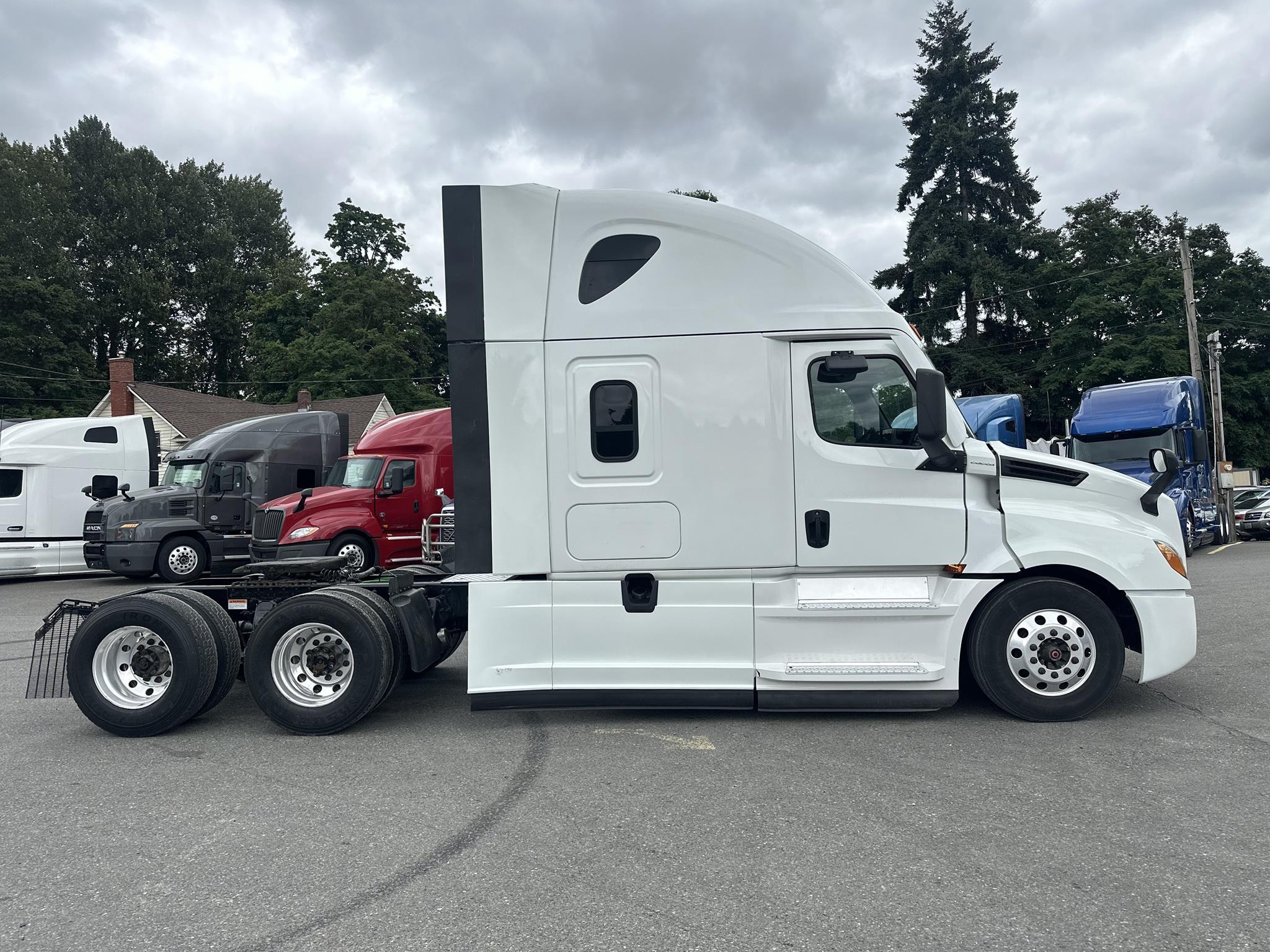 2020 Freightliner Cascadia — photo 4