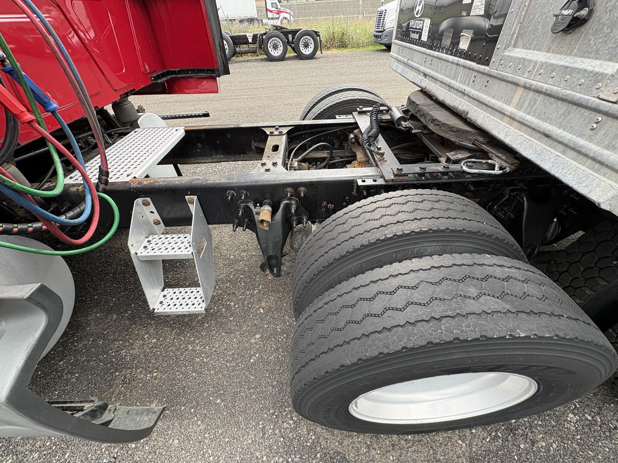 2018 International LT — photo 6