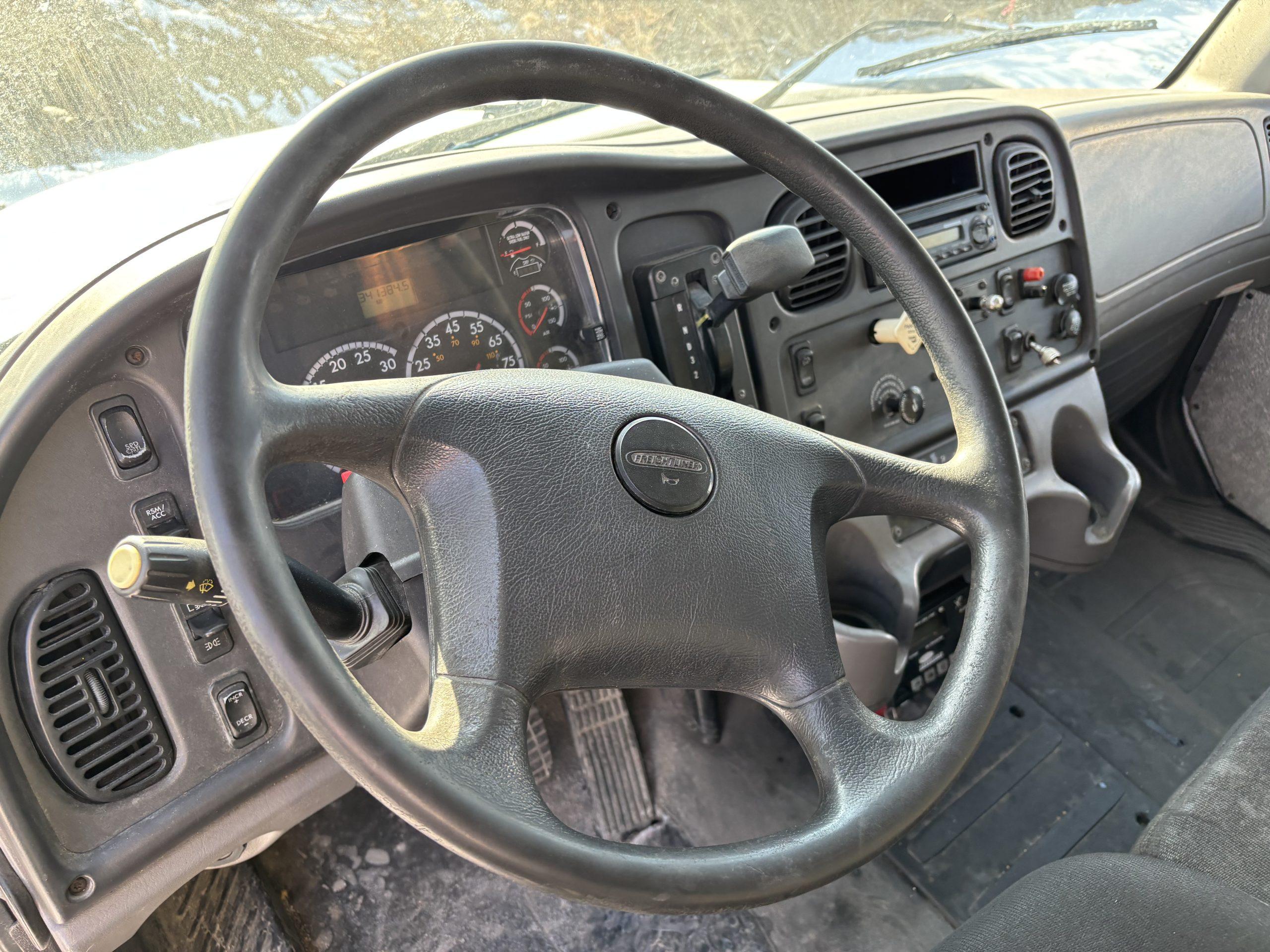 2014 Freightliner in Appleton, WI — photo 3