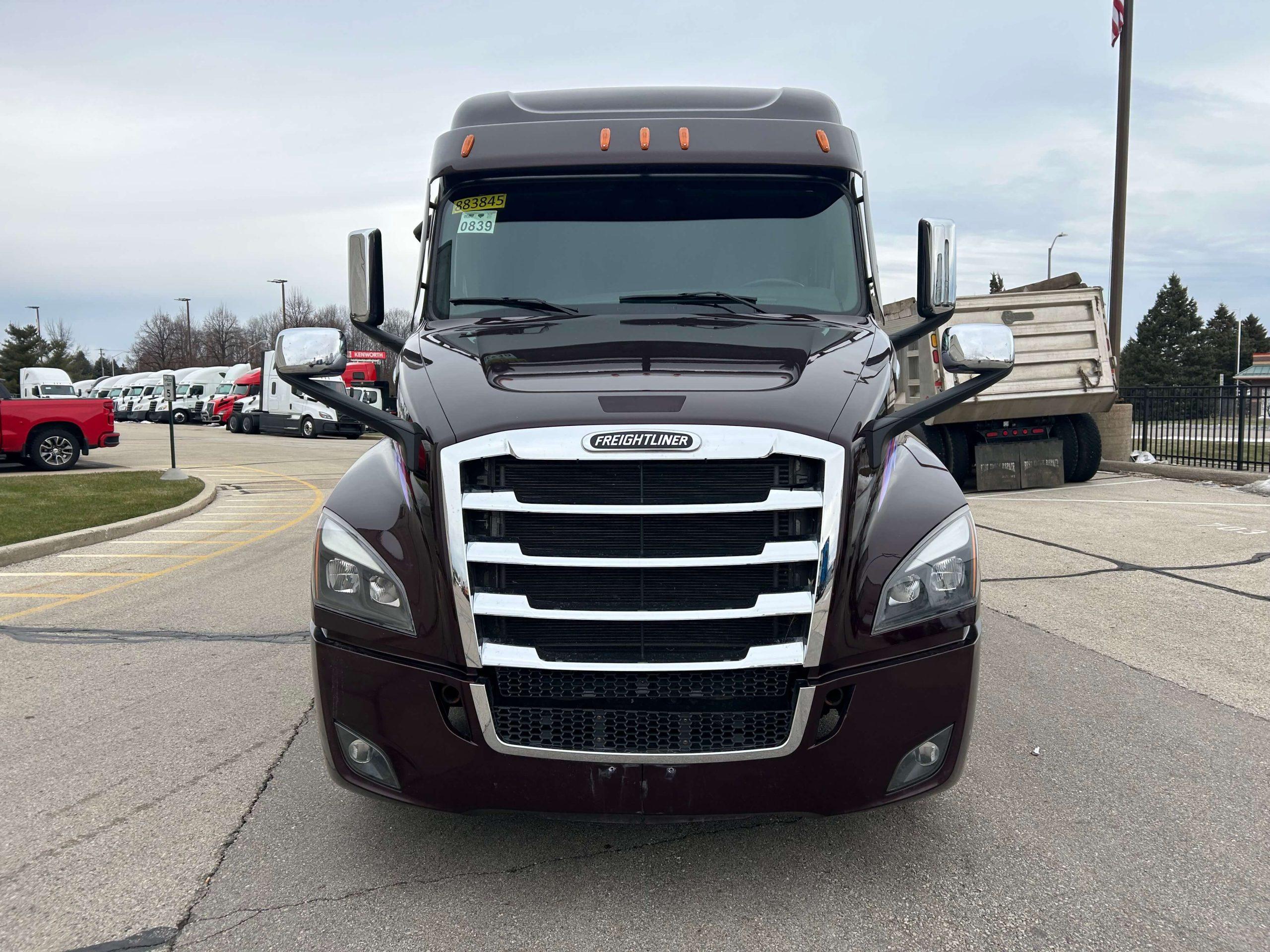 2025 Freightliner Cascadia — photo 2