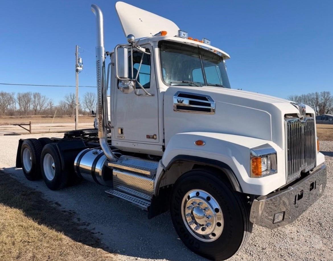2021 Western Star 4700 — photo 2