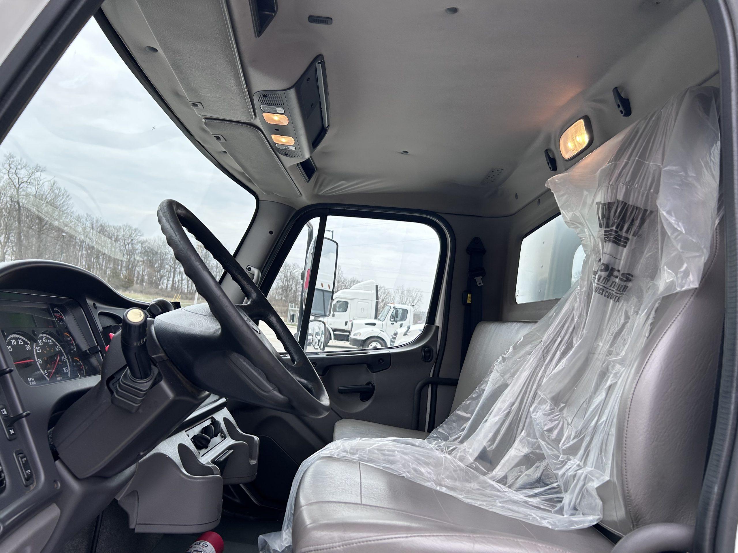 2019 Freightliner M2 106 in Fremont, IN — photo 4
