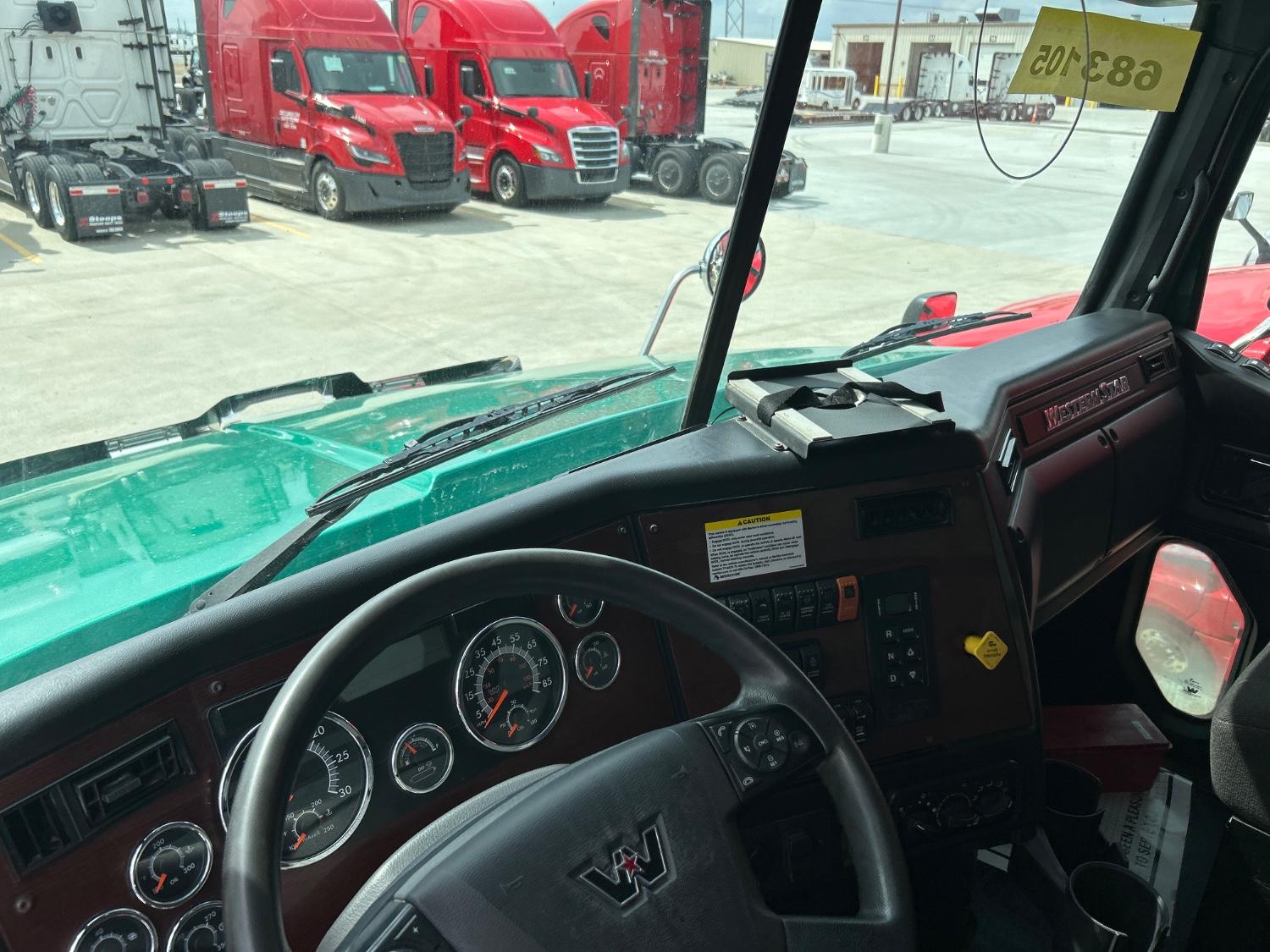 2021 Western Star 4700 — photo 5