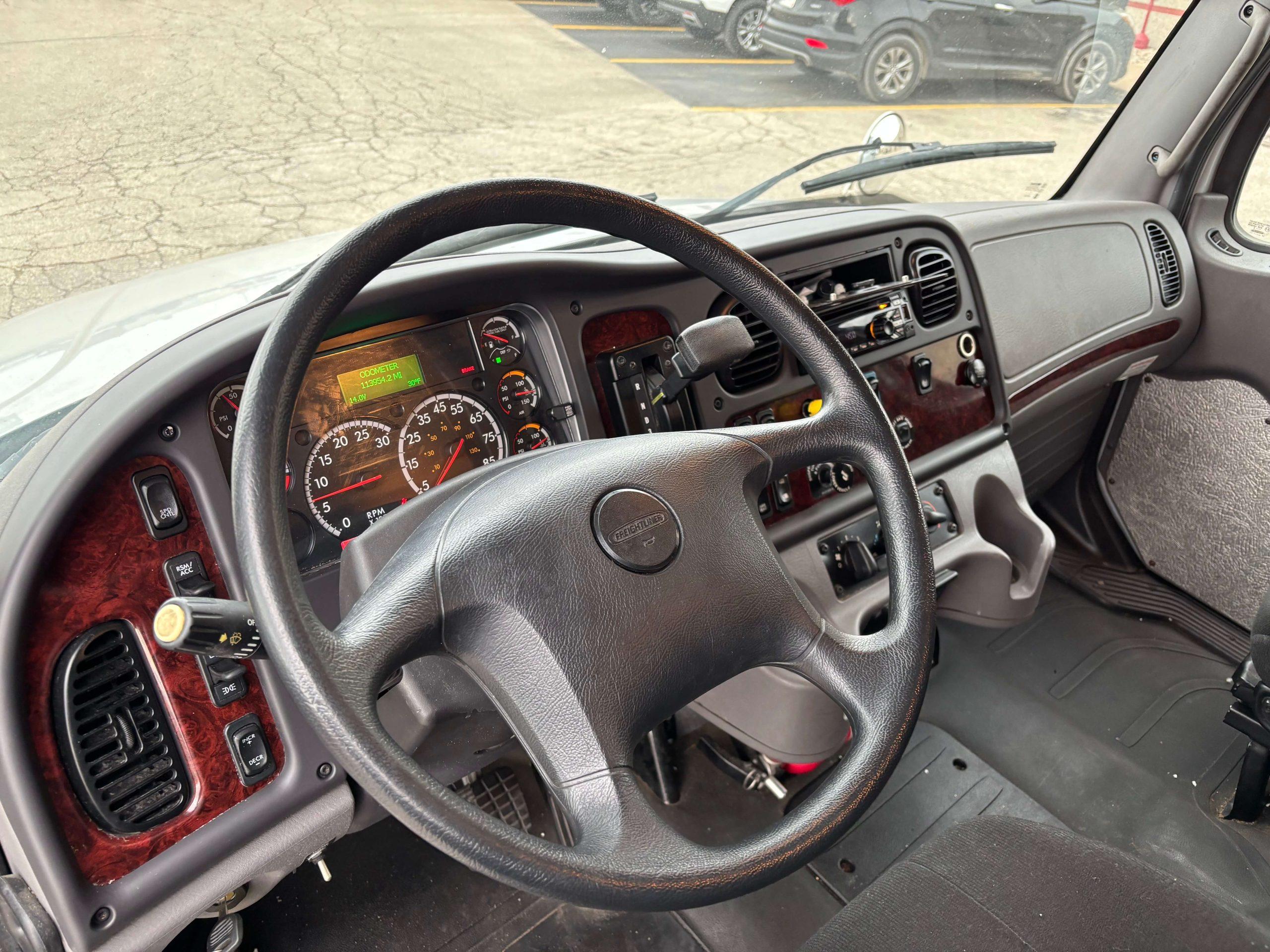 2019 Freightliner in Sheboygan, WI — photo 4