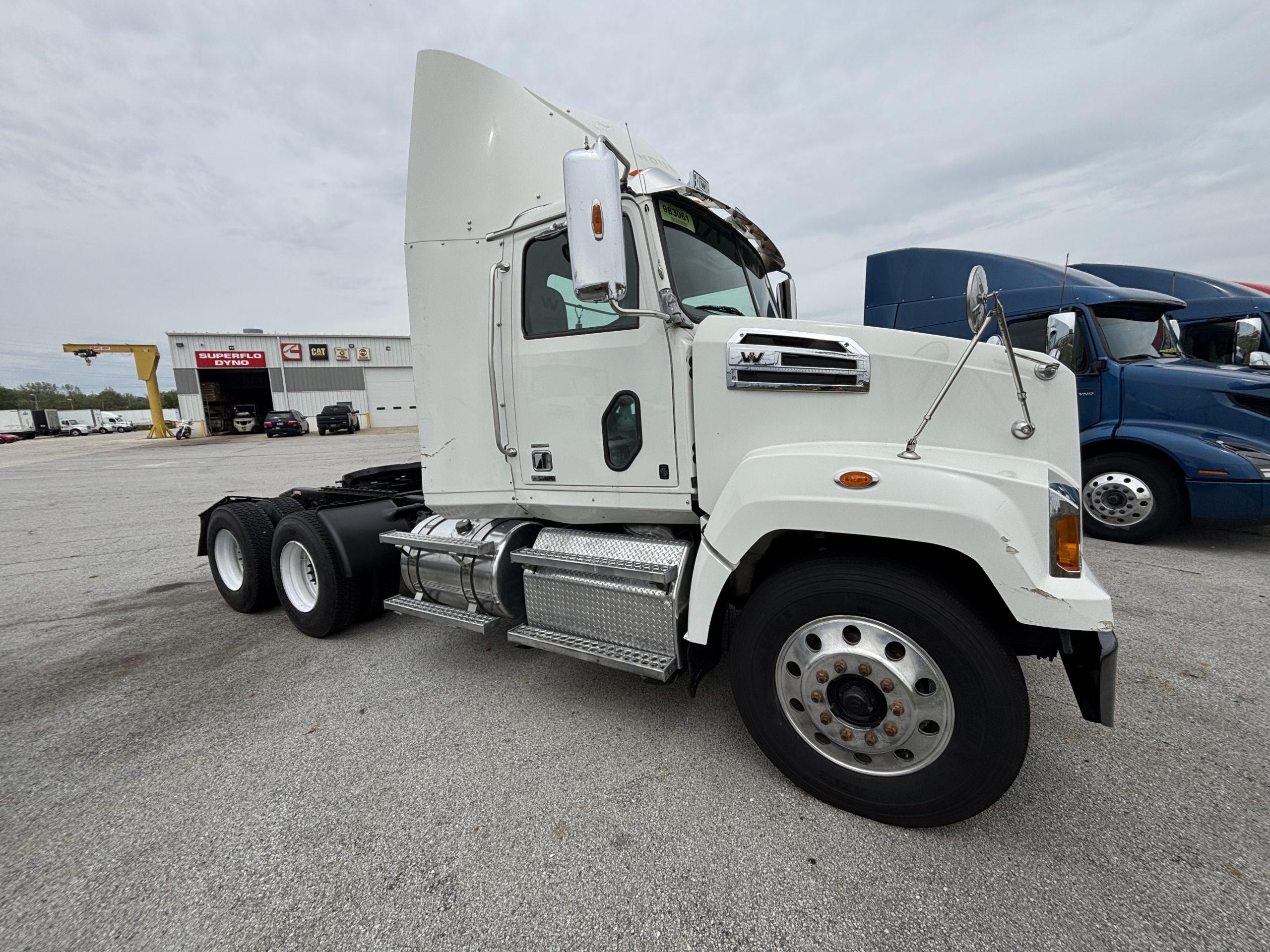 2020 Western Star 4700 — photo 6