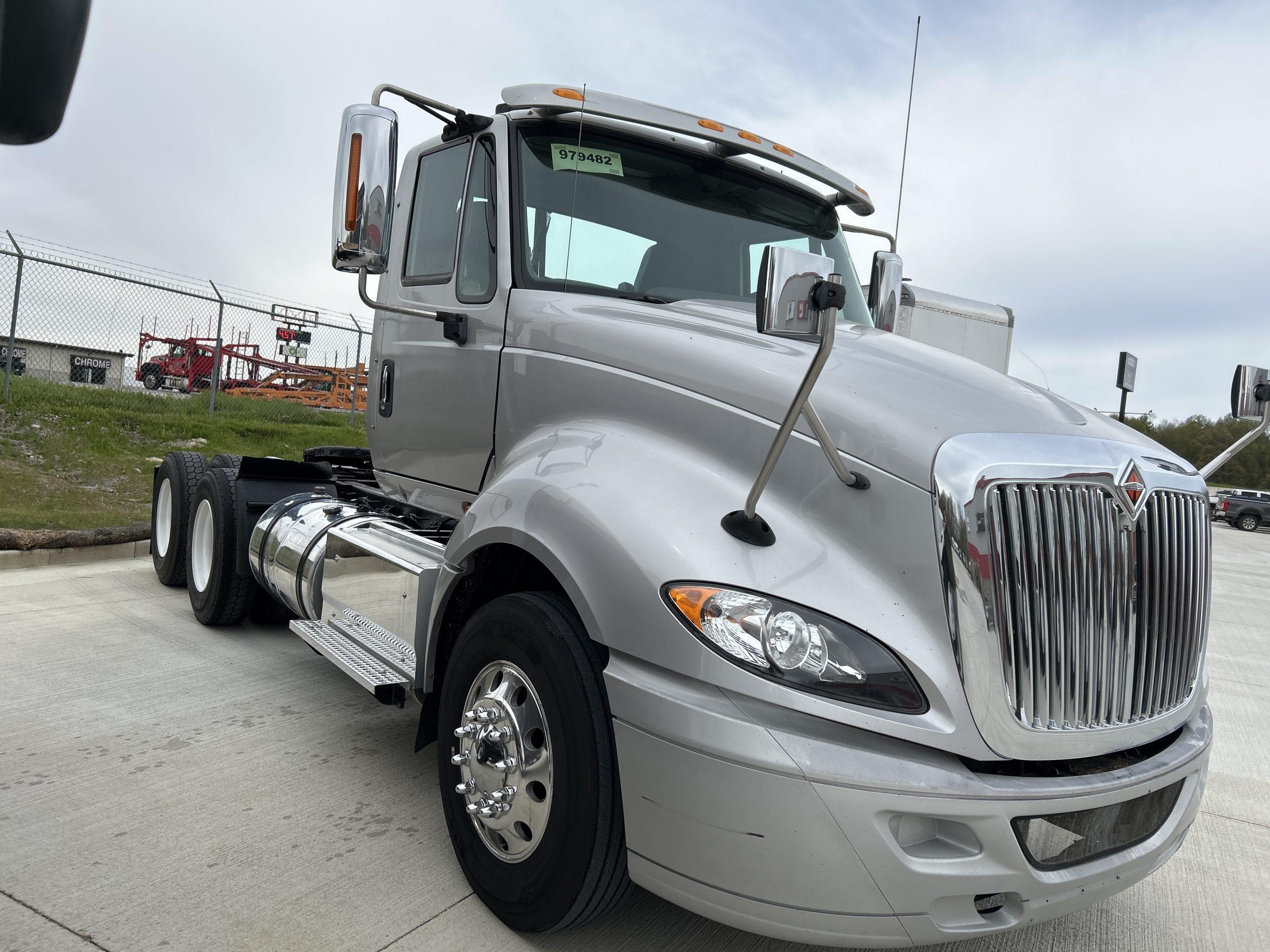 2016 International ProStar in Fremont, IN — photo 2