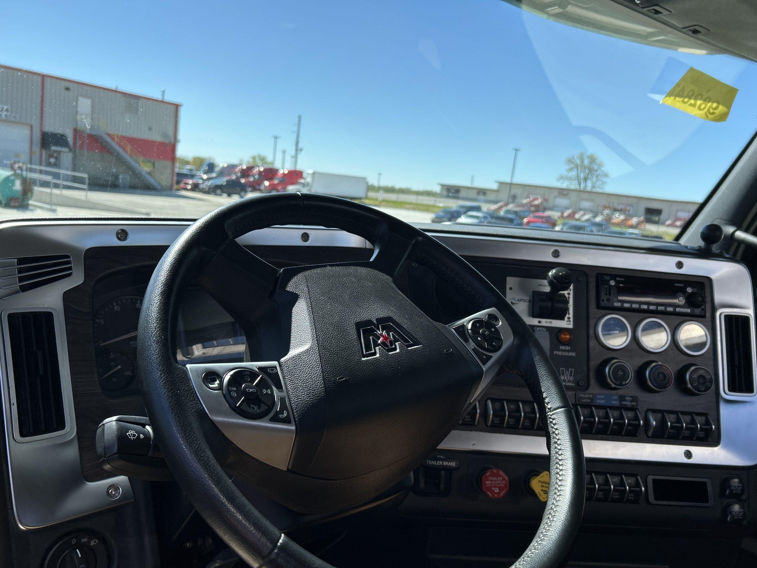 2025 Western Star 49X — photo 5