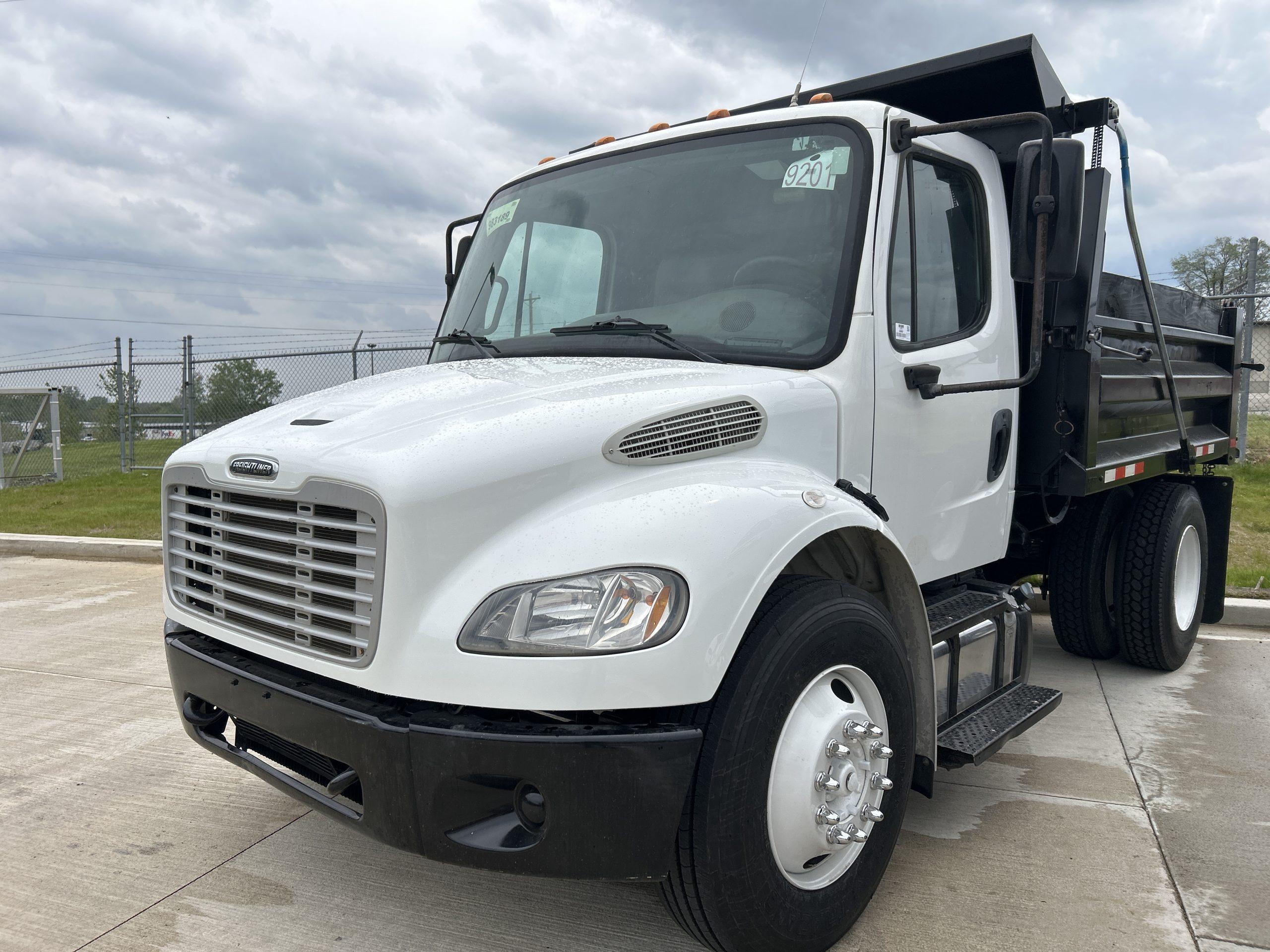 2017 Freightliner M2 106