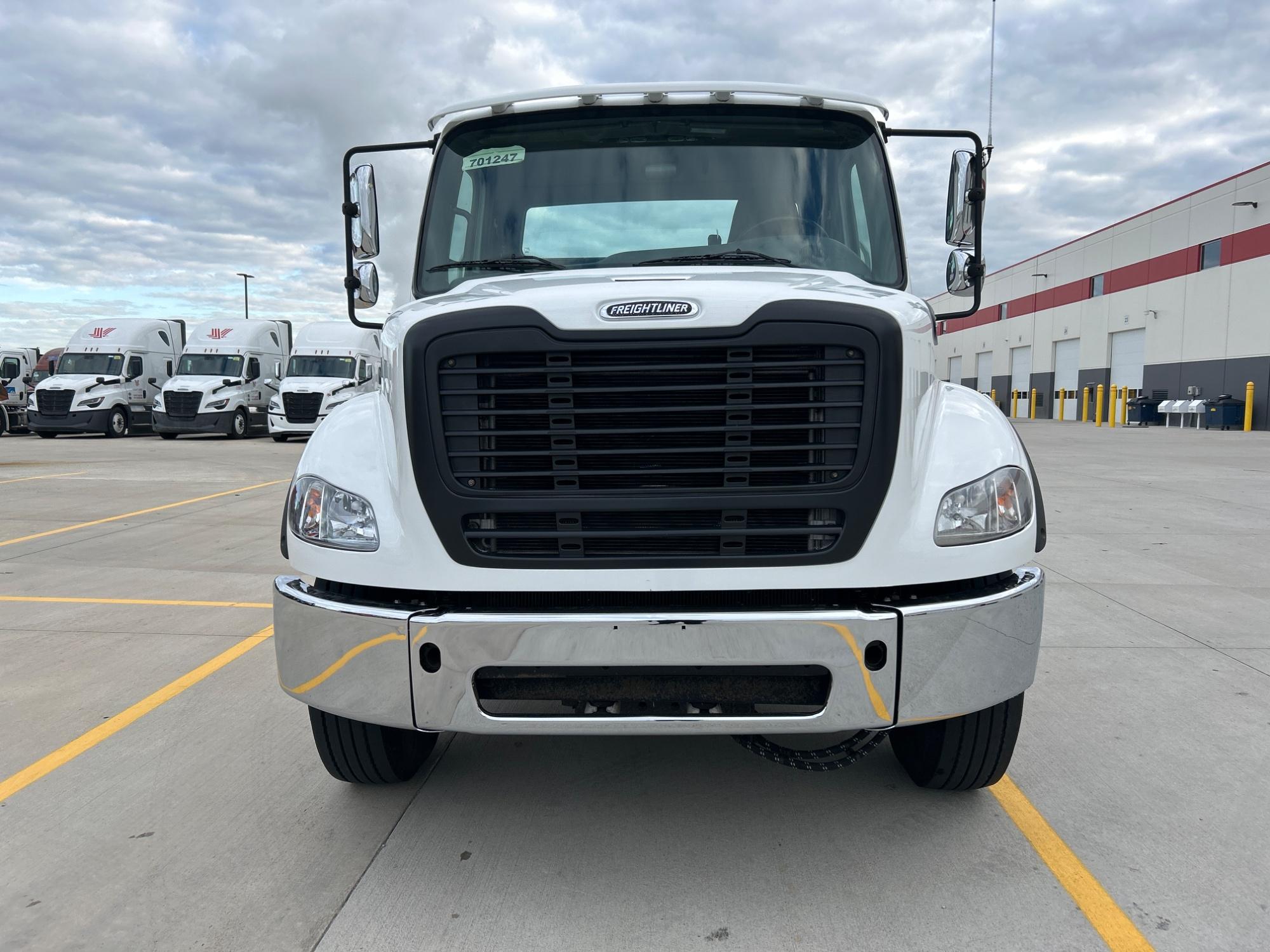 2021 Freightliner M2 112 in Indianapolis, IN — photo 2